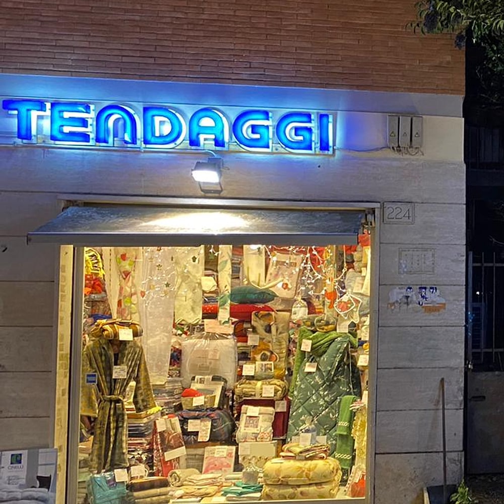L'ingresso illuminato del negozio Stevin 90, in via di Bravetta a Roma